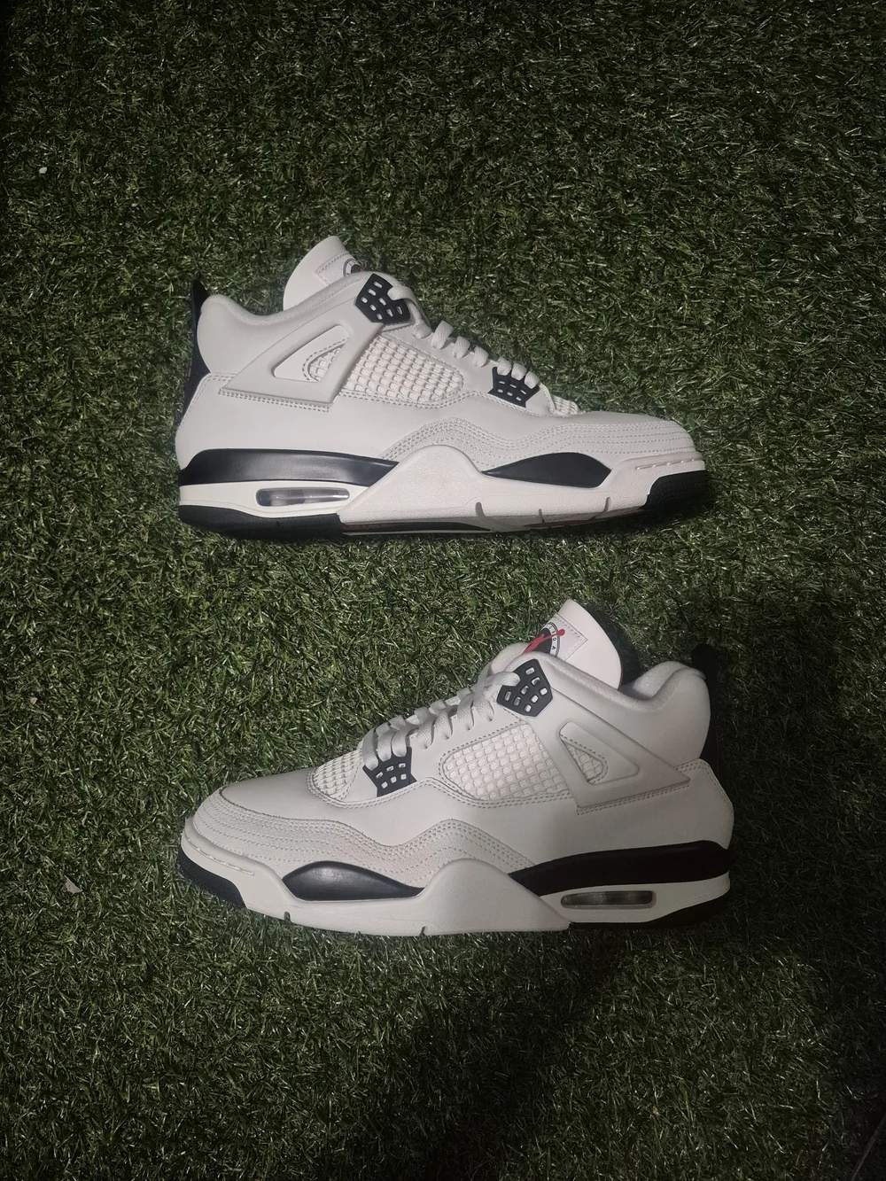 Nike Air Jordan 4 (Flightclub)